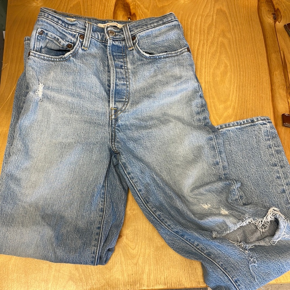 Levi’s ribcage straight jeans light wash